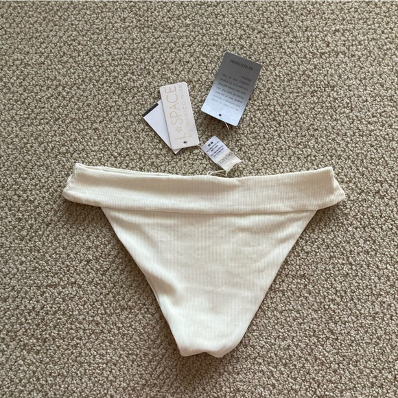 NEW L Space Veronica Ribbed Bikini Bottom Cream Size Medium Cheeky Style NWT - Picture 5 of 9